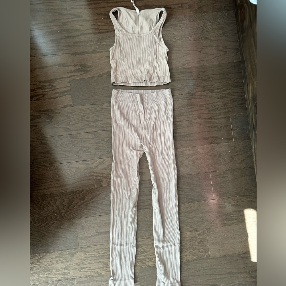 Babaton Set - image 1